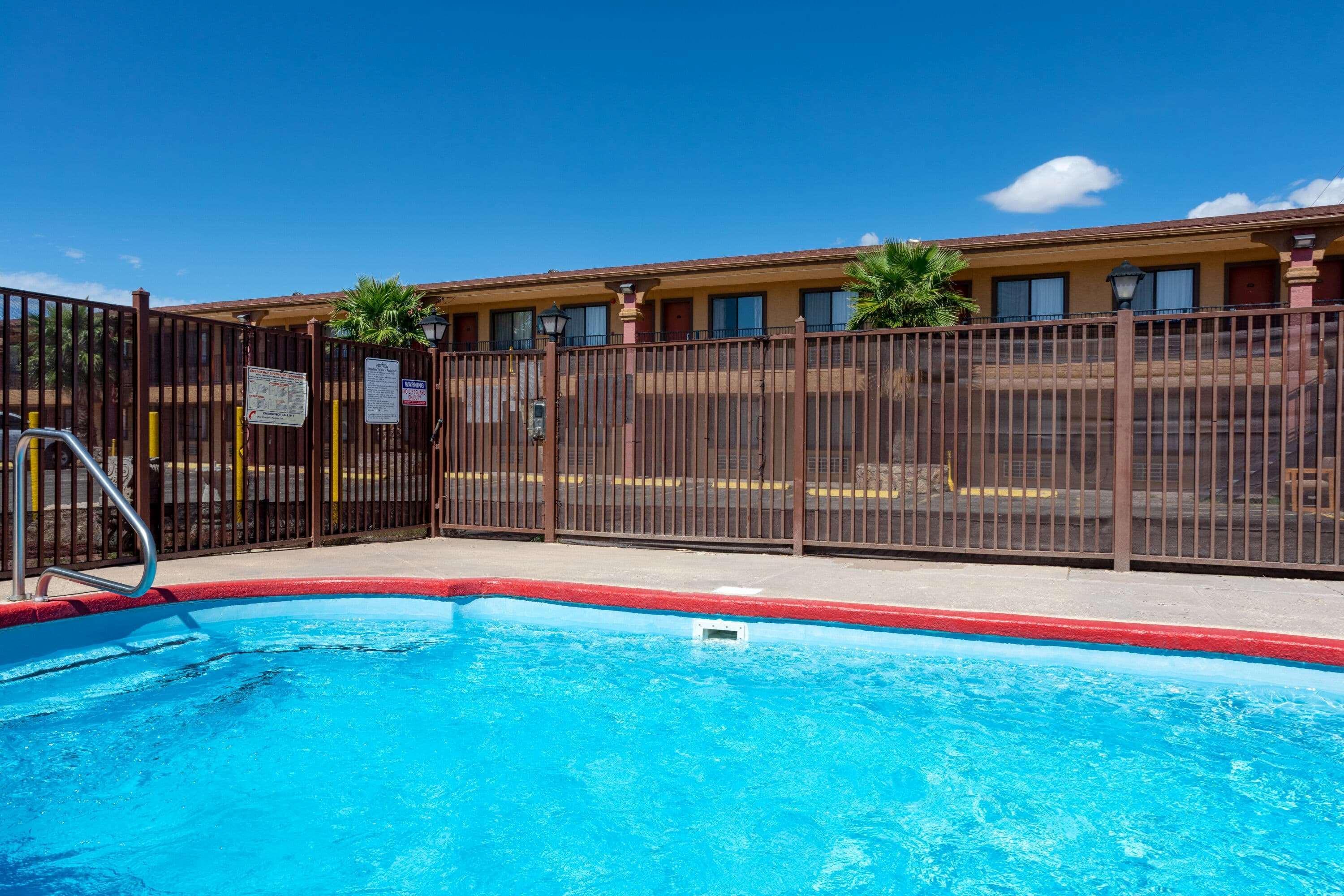Hotel Days By Wyndham White Sands